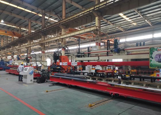 4000 - 8000 مم طول شعاع طولي للسيارات لوحة مسطحة 1200KN قوة اسمية نموذج خط إنتاج التثقيب باستخدام الحاسب الآلي FPCP120