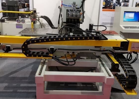 40 ملم بطاقات الحفر سمك البرج الاتصال CNC هيدروليكية بطاقات حفر آلة 4 محطات الموت