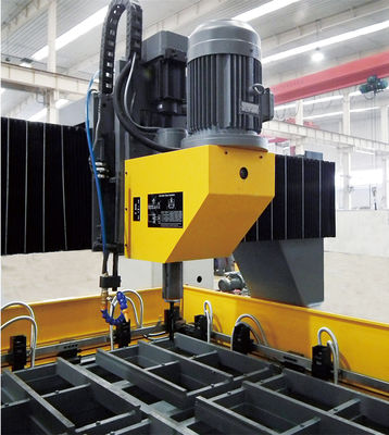 آلة حفر ألواح CNC بتغذية محرك سيرفو، 1500 × 8000 مم، أقصى حجم قطعة عمل لمختلف أحجام وسمك الألواح