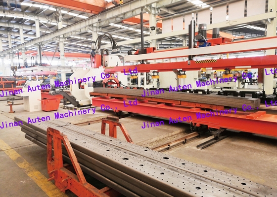 120 طن خط إنتاج اللكم الألواح CNC للقوة الاسمية 25 وحدة للعارضة المسطحة للشاحنة