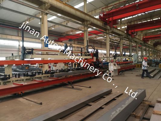 تستخدم للشاحنات الخفيفة الحزم CNC الطولية حزمة طعن آلة صفيحة معالجة الصفائح المعدنية
