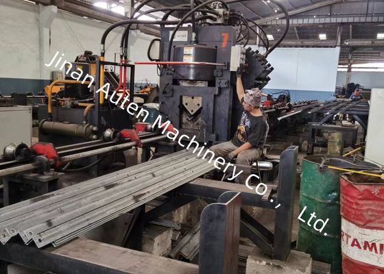 عالية الدقة CNC زاوية إيرون حفر علامة وقطع الخط لإنتاج نظام التثبيت الشمسي
