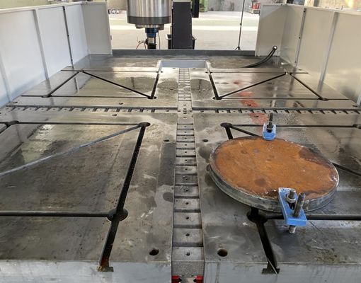عالية صلابة عالية السرعة CNC الطبقة الحفرة طحن آلة مع التحكم في سيرفو