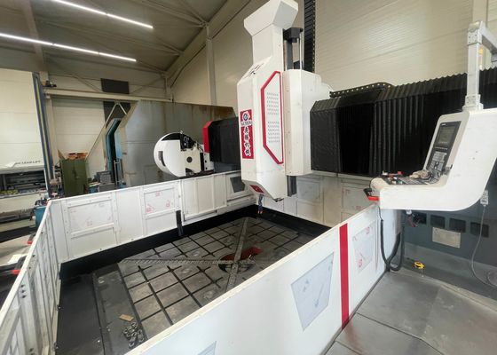 2000x2000ملم حجم القطعة العاملة آلة الحفر عالية السرعة CNC للألواح وأوراق الأنابيب