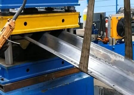 خط تشكيل لفائف ألواح التجعيد DFCP150 مع وظيفة الثقب