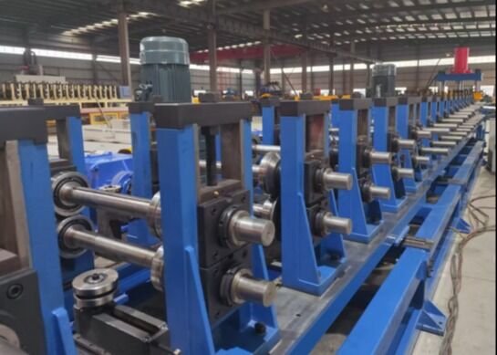 ≤1000 مم عرض شريط الصلب آلة تشكيل الأسطوانة على شكل حرف U قابلة للتعديل ≤10000 كجم وزن اللفة الواحدة