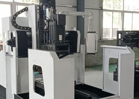 استخدام صناعي غانتري CNC الطبقة الحفر والطحن مع ناقل رقاقة