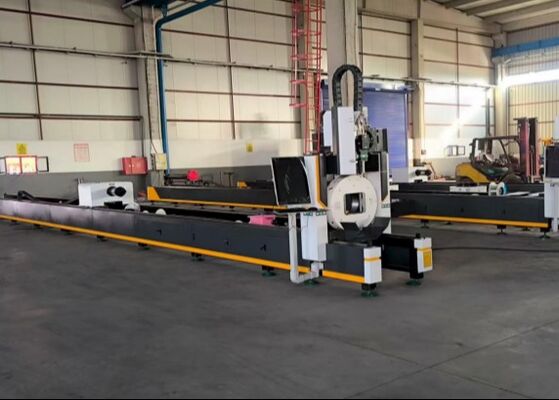 طراز LC2412 آلة قطع الأنابيب بالليزر CNC تستخدم قوة الليزر MAX6000