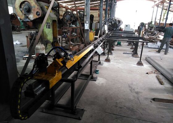 إنتاج واسع النطاق المكونات Cnc الفولاذ المسطح قناة الفولاذ حفر آلة الكتابة 3 محاور