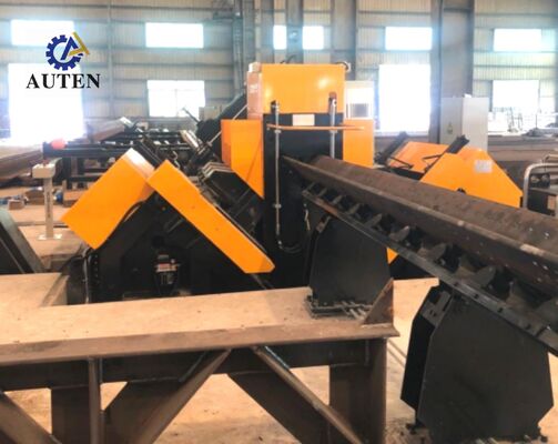 آلة حفر ووسم الزوايا CNC الممتازة مع تحميل تلقائي