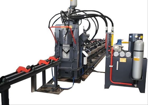 2200/4300KN قوة القطع Cnc زاوية الصلب قطعة معدنية صفيحة الخنس خط آلة القطع النموذج JNC2020