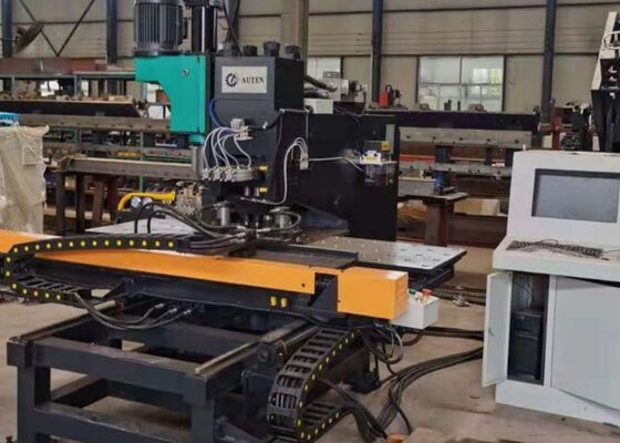 لوحات اتصال CNC آلة طرق الجسر الزاوية صناعات الصلب الاستخدام