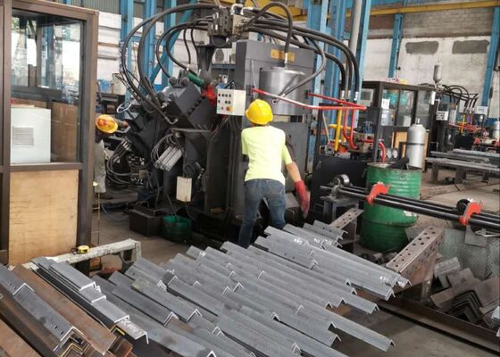 نموذج JNC2020 الآلي CNC زاوية حفرة قطع آلة لإنتاج الصلب المبسط