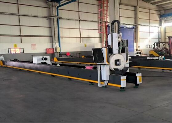 380 فولت / 50 هرتز مزود الطاقة CNC آلة قطع الأنبوب بالليزر 300 مم X محور خط سير الرحلة