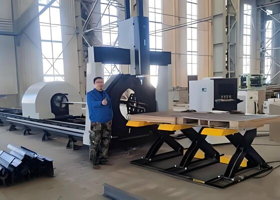 نموذج LC2412 آلة تصنيع الأنابيب بالليزر CNC لأنابيب الكربون / الفولاذ المقاوم للصدأ