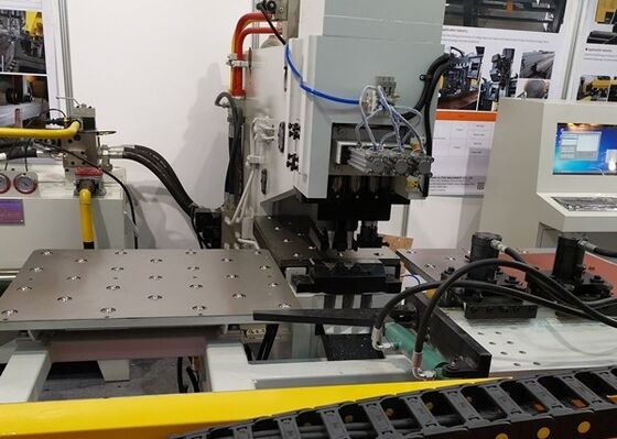 آلة ثقب ووسم الصفائح المعدنية CNC المستخدمة في أبراج النقل